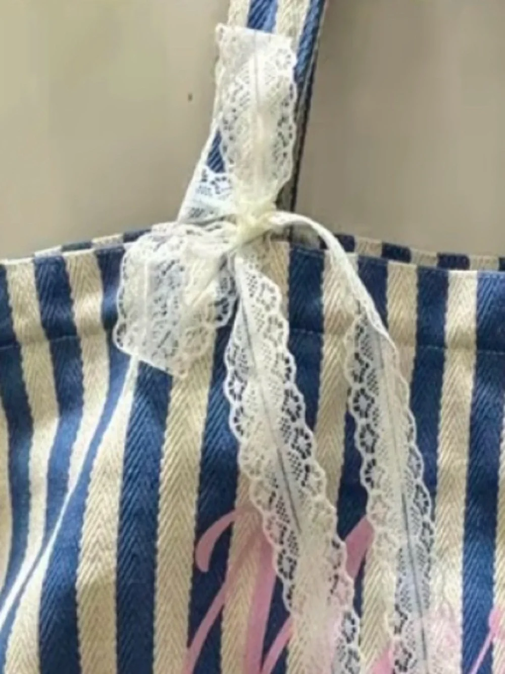 N/A blue white